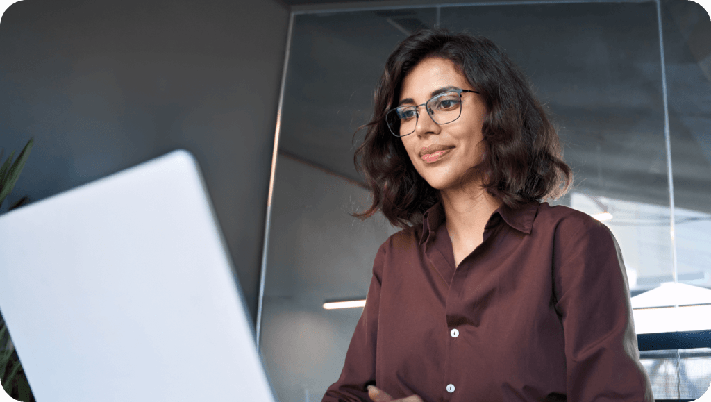 Al eliminar la necesidad de verificaciones manuales, la integración de Incode y Okta reduce la carga operativa de TI.